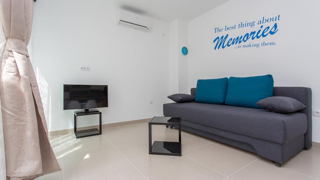 Apartments Memories Baska  Exterior photo