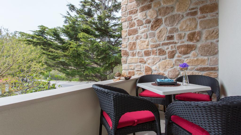 Apartments Memories Baska  Exterior photo